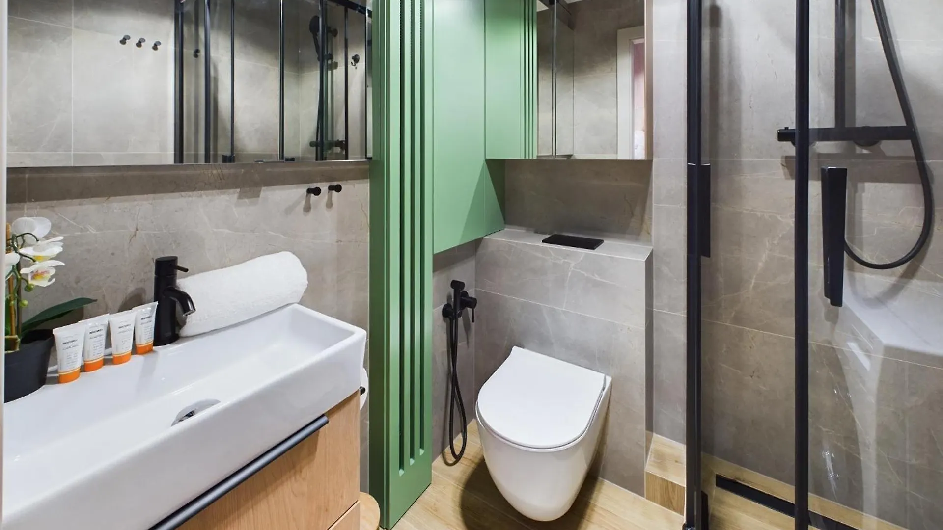 Beautiful Studio For Two People By Noclegi Renters Warsaw Apartment