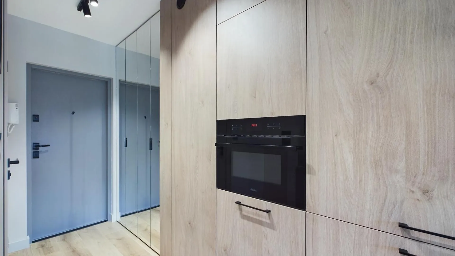 Beautiful Studio For Two People By Noclegi Renters Warsaw Apartment
